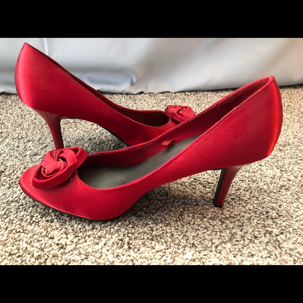 Fioni Night glam red rose shoes